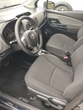 Toyota Yaris 1.5 Hybrid  | Mobile.bg    13