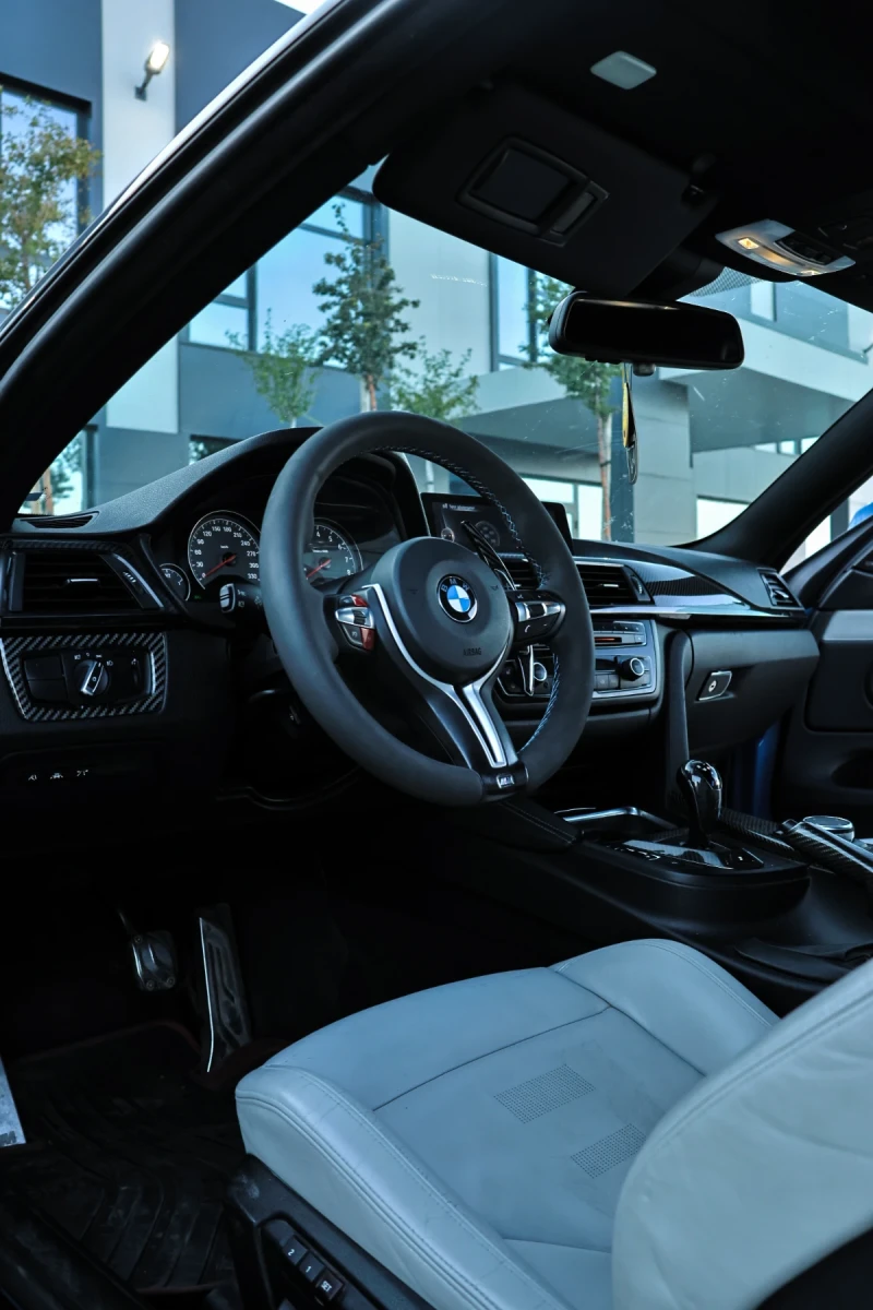 BMW M4 Топ състояние Yas Marina Blue BBS Карбон Покрив, снимка 7 - Автомобили и джипове - 52483021