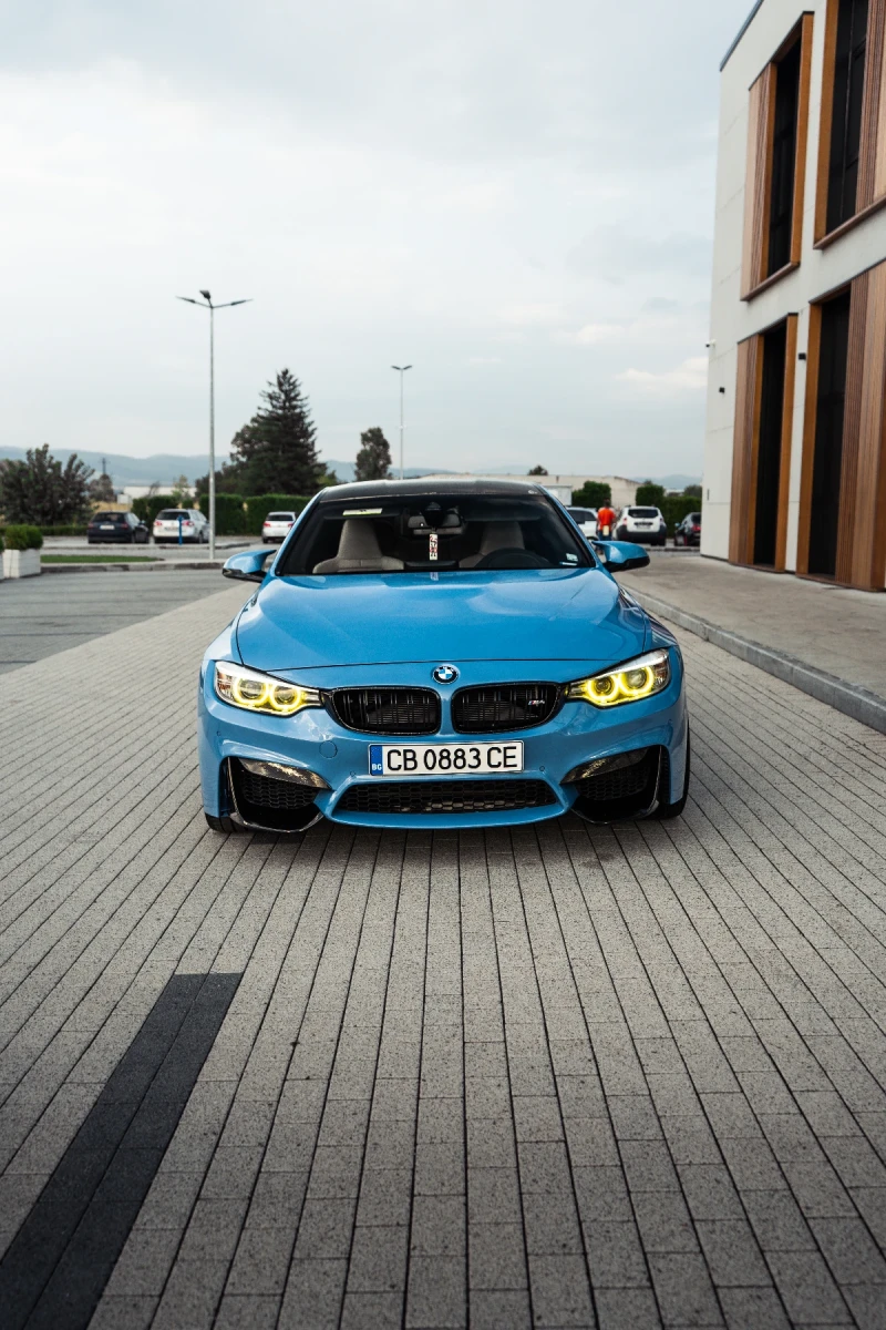 BMW M4 Топ състояние Yas Marina Blue BBS Карбон Покрив, снимка 4 - Автомобили и джипове - 52483021