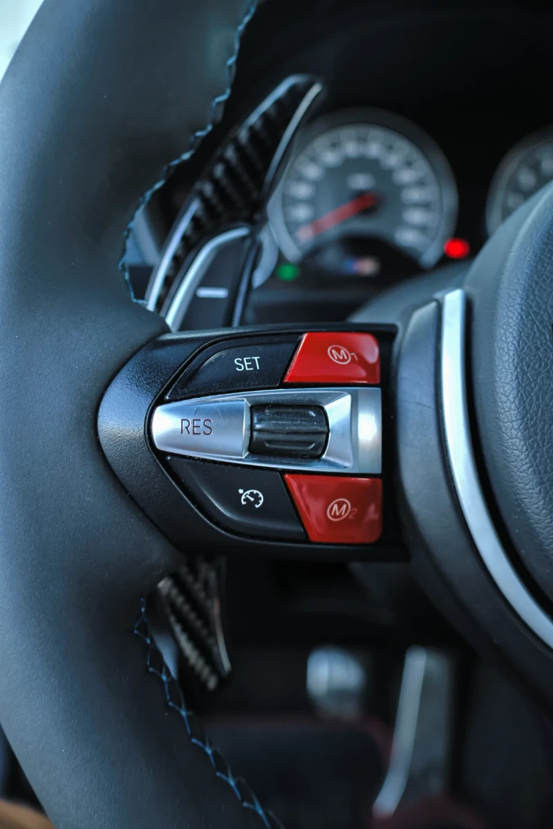 BMW M4 Топ състояние Yas Marina Blue BBS Карбон Покрив, снимка 10 - Автомобили и джипове - 52483021