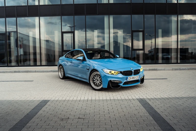 BMW M4 Топ състояние Yas Marina Blue BBS Карбон Покрив