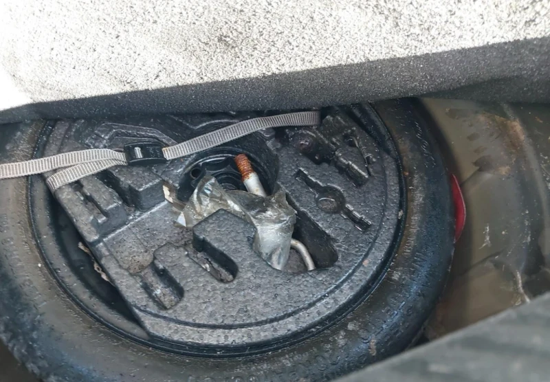 VW Scirocco 1.4tfsi cgg, снимка 8 - Автомобили и джипове - 50026844