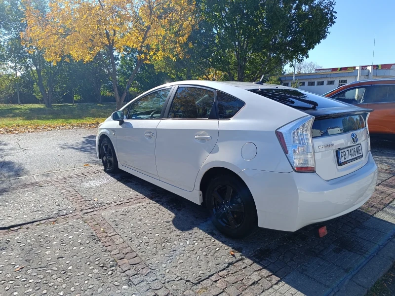 Toyota Prius, снимка 7 - Автомобили и джипове - 52105341