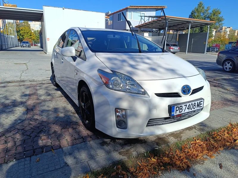 Toyota Prius, снимка 2 - Автомобили и джипове - 52105341