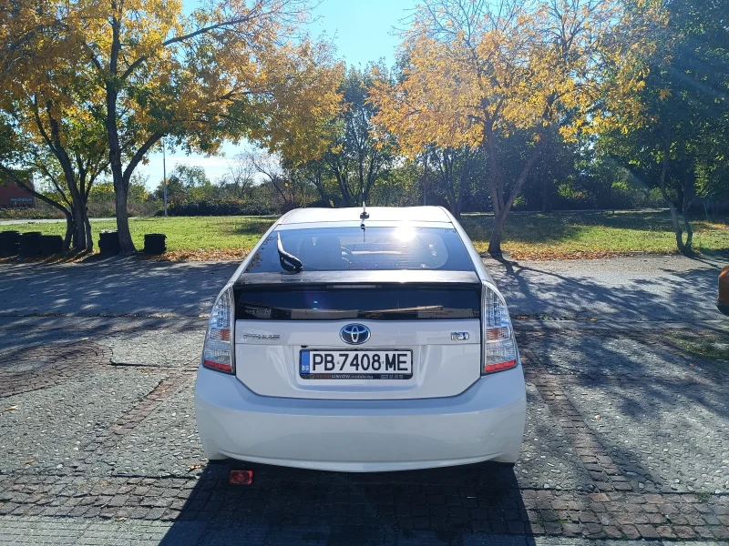 Toyota Prius, снимка 5 - Автомобили и джипове - 52105341