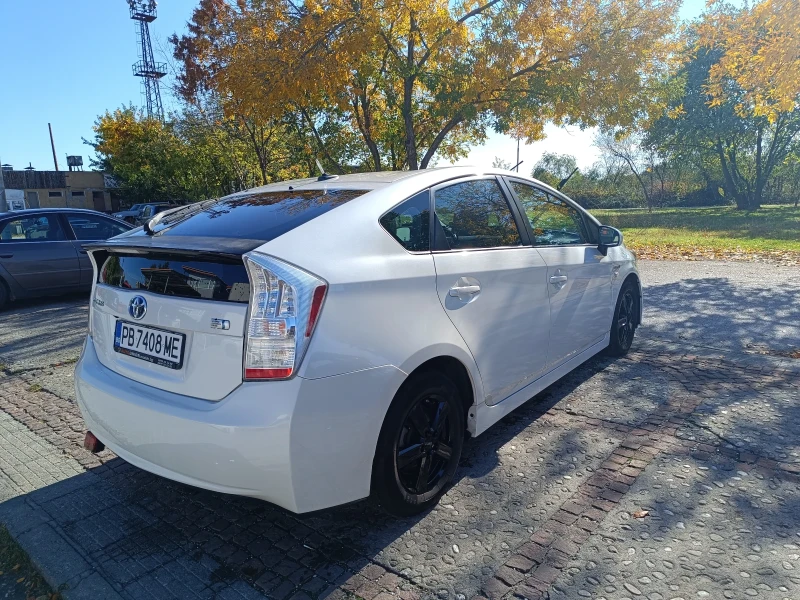 Toyota Prius, снимка 6 - Автомобили и джипове - 52105341