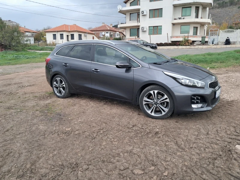 Kia Ceed 1.6 CRDI GT-LINE, снимка 4 - Автомобили и джипове - 52516575