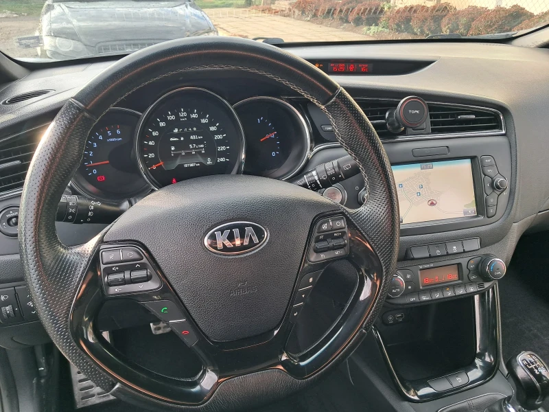 Kia Ceed 1.6 CRDI GT-LINE, снимка 8 - Автомобили и джипове - 52516575