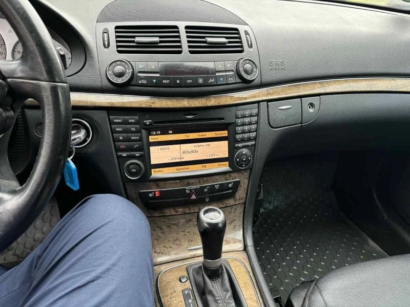 Mercedes-Benz E 280, снимка 9 - Автомобили и джипове - 52771216