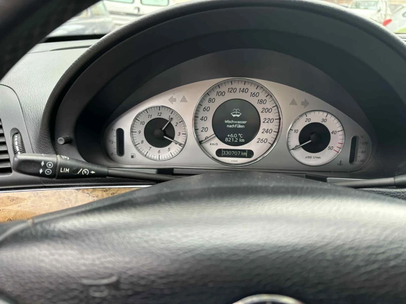 Mercedes-Benz E 280, снимка 8 - Автомобили и джипове - 52771216