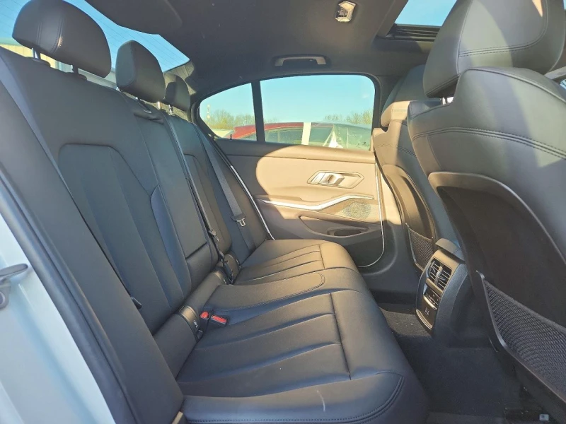 BMW 330 XDRIVE* ПОДГРЕВИ* АМБИЕНТ* ДИГИТАЛ* , снимка 10 - Автомобили и джипове - 53385734