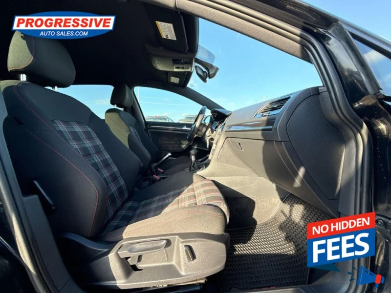 VW Golf Golf GTI* АвтоКредит* (Цена до БГ) , снимка 7 - Автомобили и джипове - 53398229