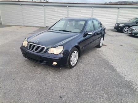 Mercedes-Benz C 220 Barter, снимка 3 - Автомобили и джипове - 52702402