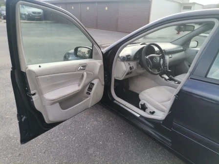 Mercedes-Benz C 220 Barter, снимка 7 - Автомобили и джипове - 52702402