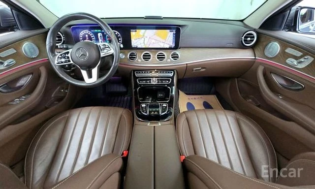 Mercedes-Benz E 300 e | ДИГИТАЛНО ТАБЛО | ОБДУХВАНЕ | 360 КАМЕРА | , снимка 6 - Автомобили и джипове - 54011173