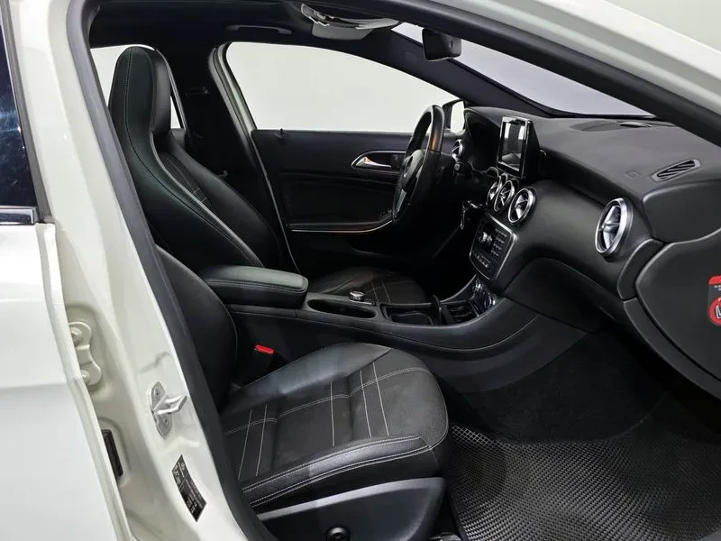 Mercedes-Benz A 200 2.0, снимка 11 - Автомобили и джипове - 54279051