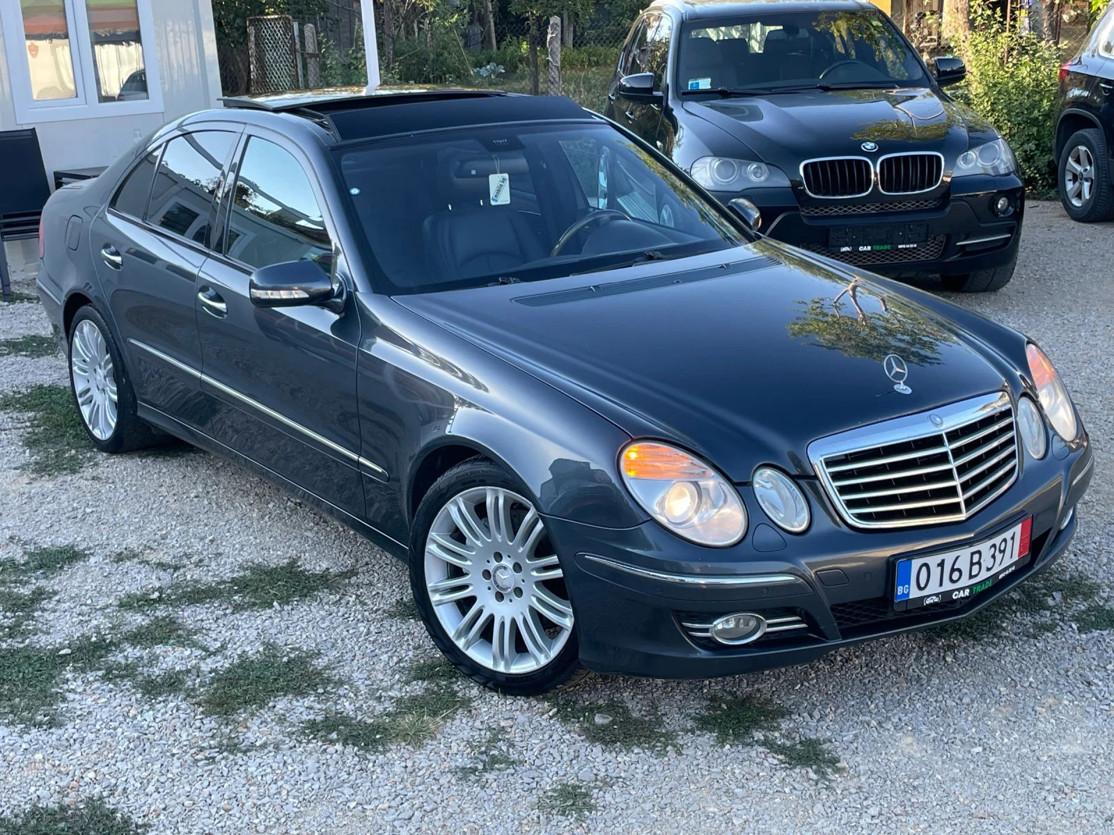 Mercedes-Benz E 220 CDI/EVO/om646/ПАНОРАМА/HARMAN/K/ЧЕРЕН ТАВАН/КОЖА/ - изображение 3
