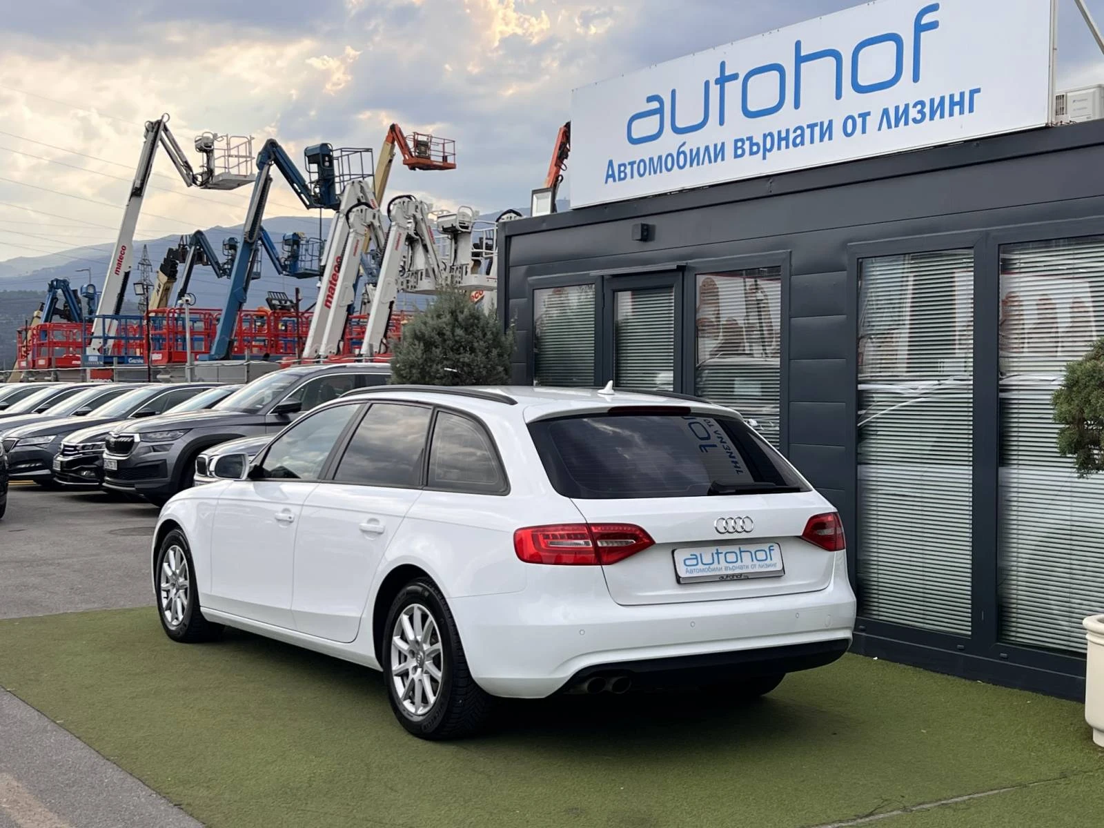 Audi A4 2.0TDI/143K.C./8AT - изображение 3