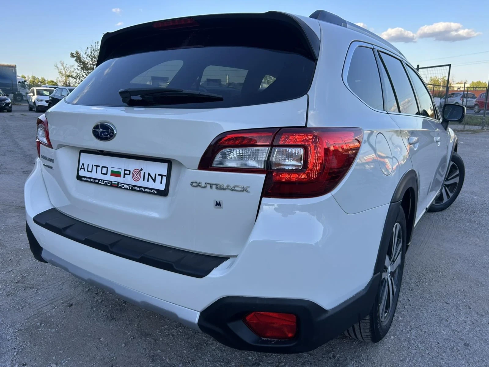 Subaru Outback 2.5 AWD 175 * LUXURY * 3 CAM * DISTRONIC *  - изображение 4