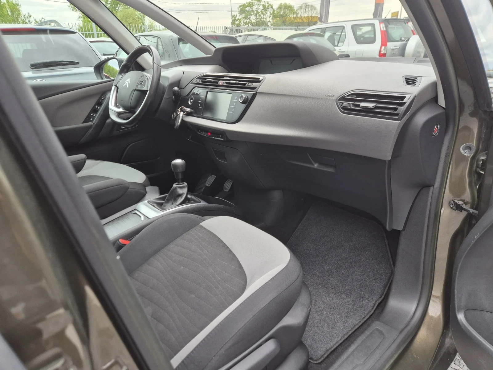 Citroen C4 Picasso 1.6 HDI, снимка 10 - Автомобили и джипове - 52280637