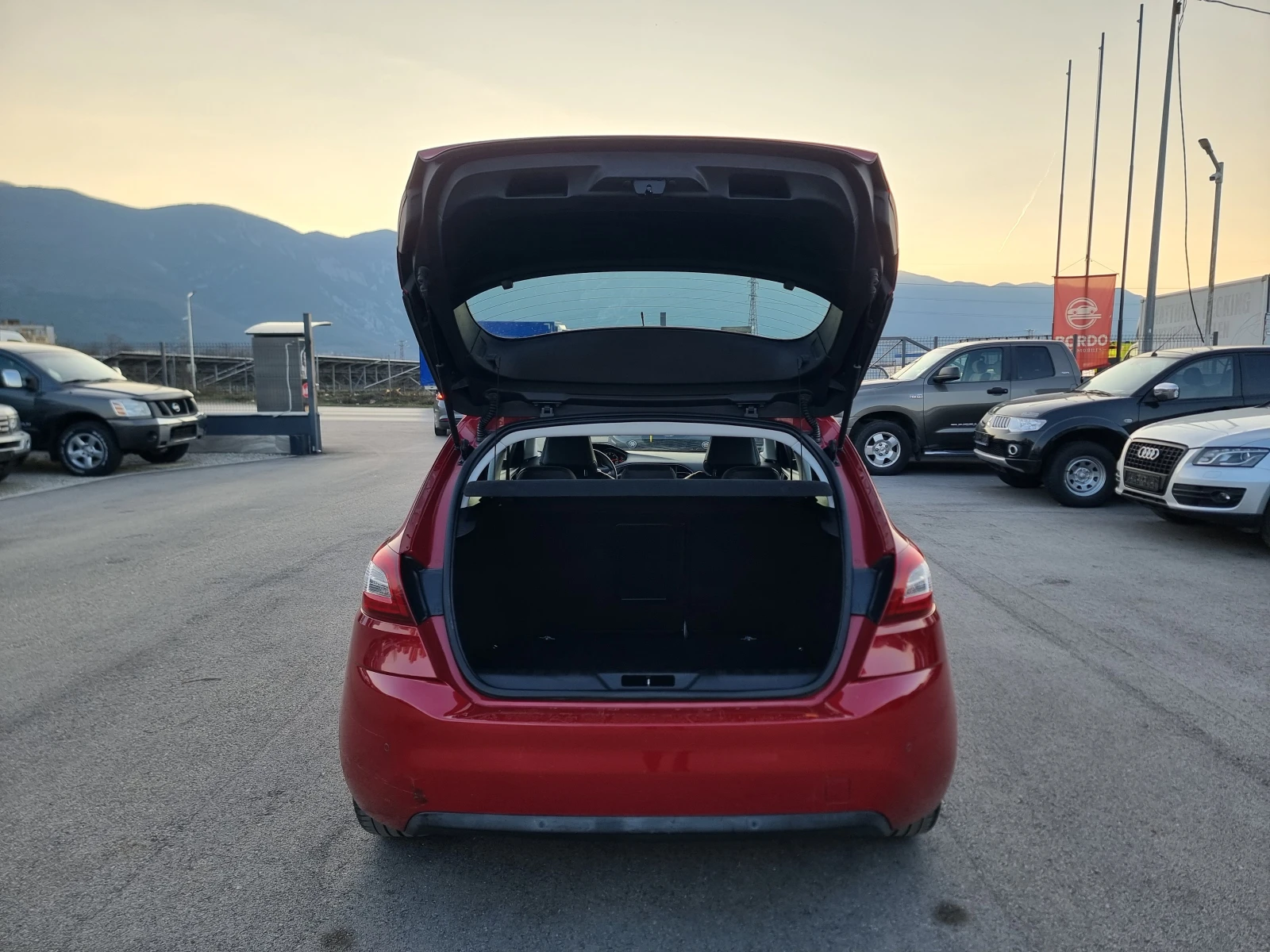 Peugeot 308 2.0HDI GT-LIMITI, снимка 13 - Автомобили и джипове - 53743923