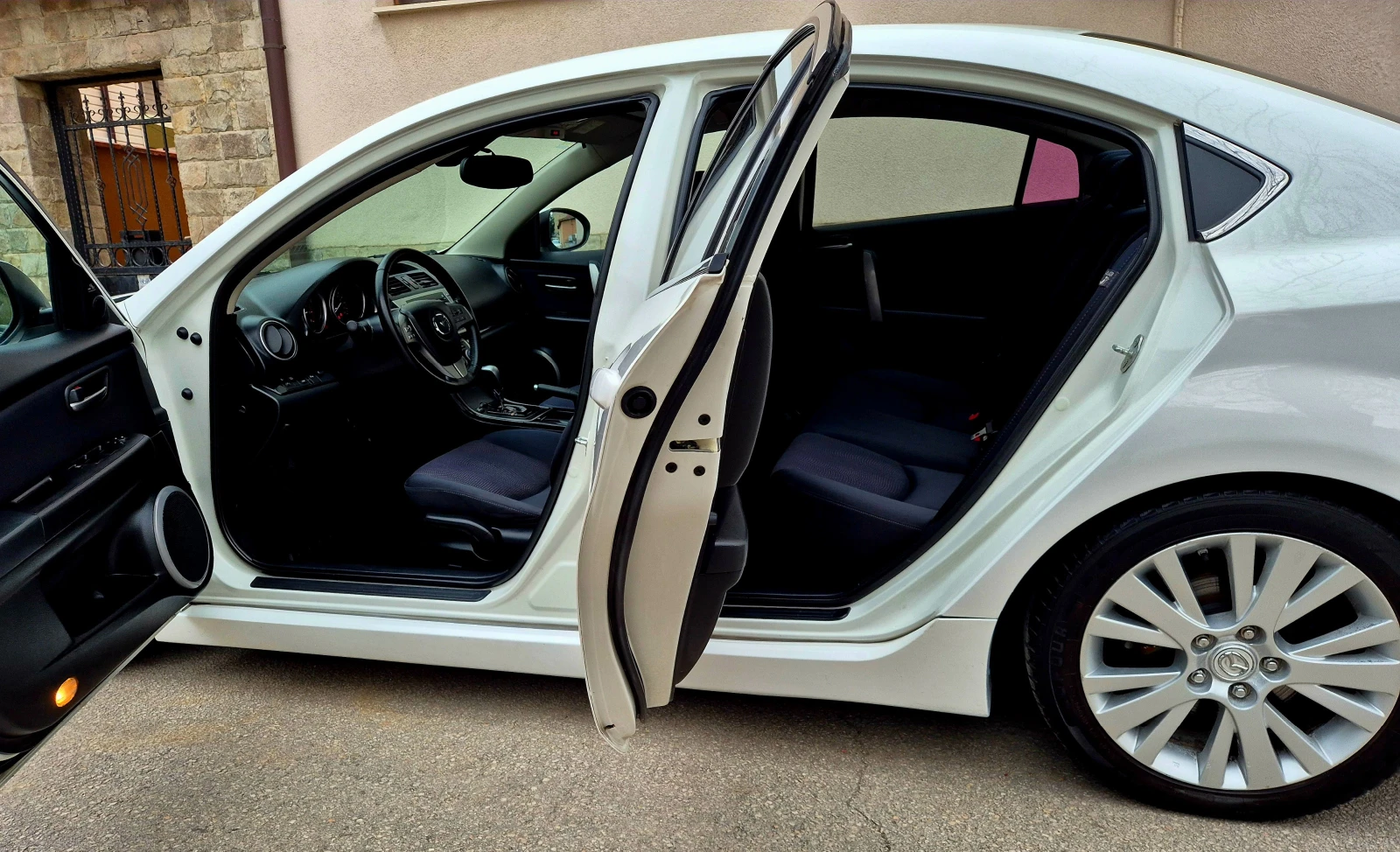 Mazda 6 2.0i-автомат-ГАЗ-SAKURA-Japan , снимка 13 - Автомобили и джипове - 53952996