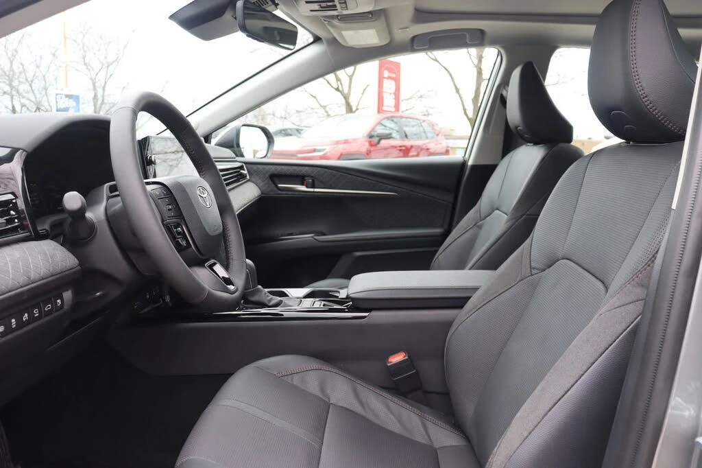 Toyota Camry XLE AWD* АвтоКредит* (Цена до БГ) , снимка 7 - Автомобили и джипове - 54098092