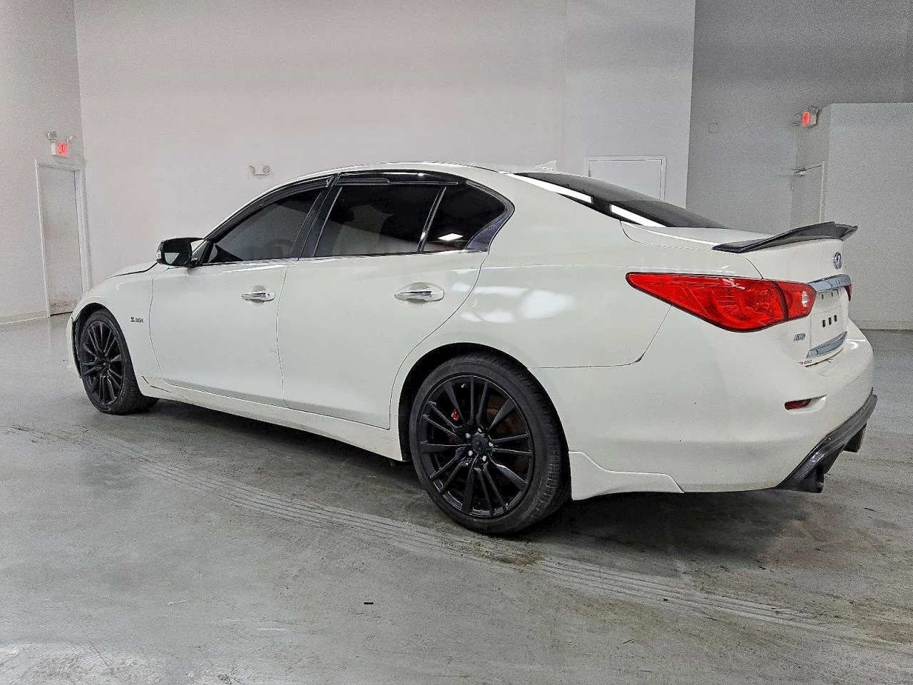 Infiniti Q50 3.0l Red Sport 400, снимка 2 - Автомобили и джипове - 54103160