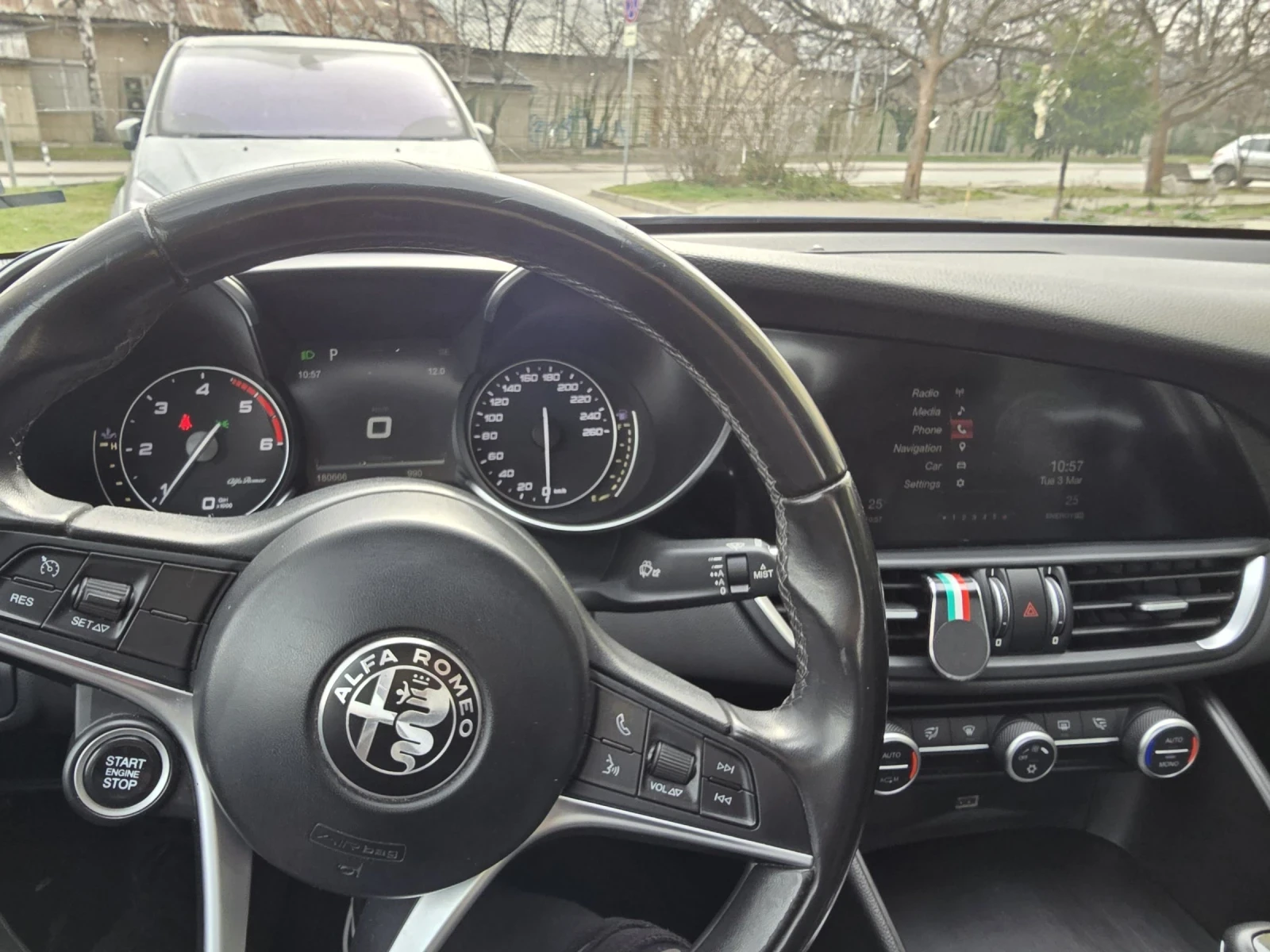 Alfa Romeo Giulia 180 JTD RWD, снимка 12 - Автомобили и джипове - 54242474