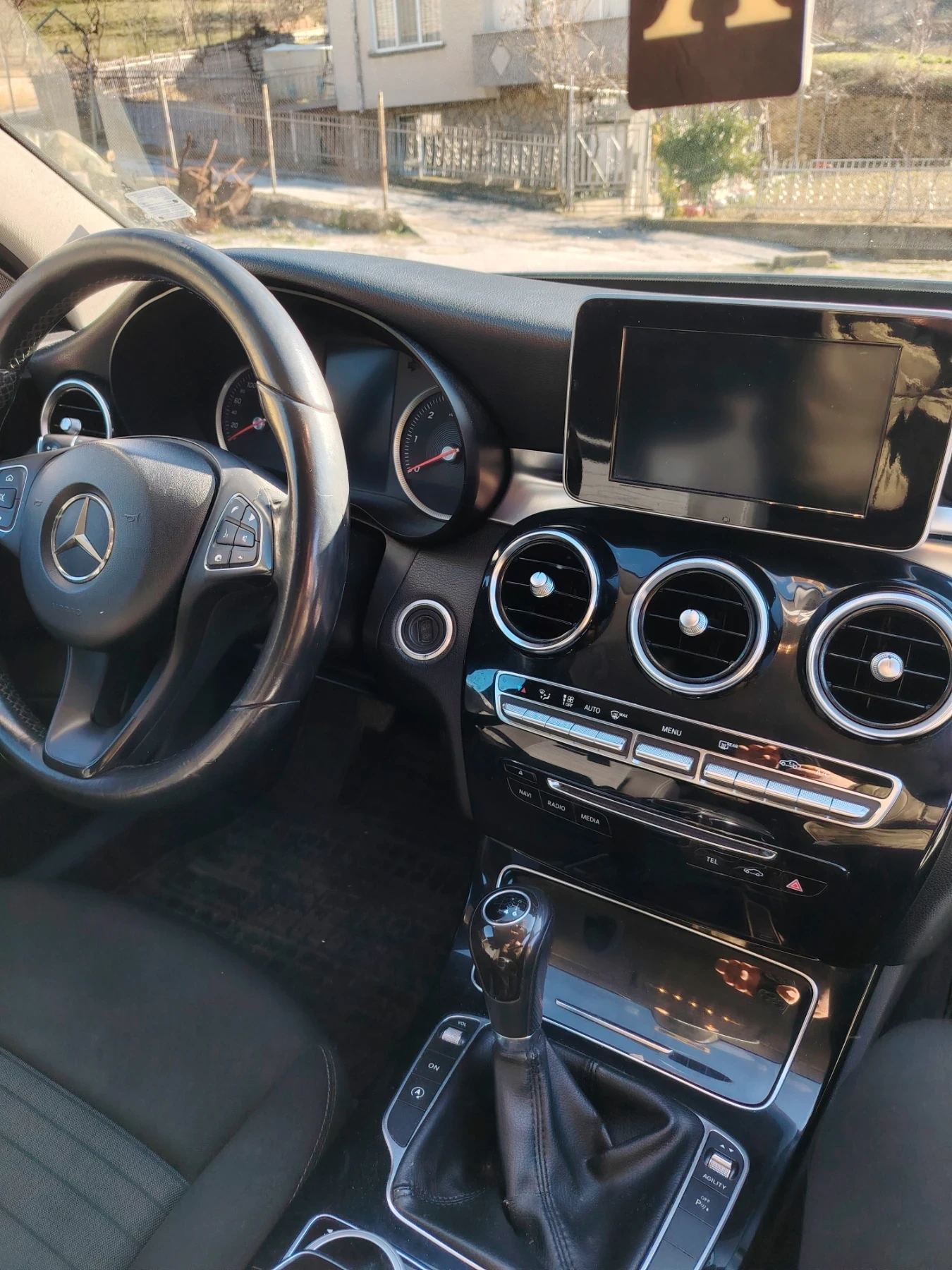 Mercedes-Benz C 180, снимка 15 - Автомобили и джипове - 54391373
