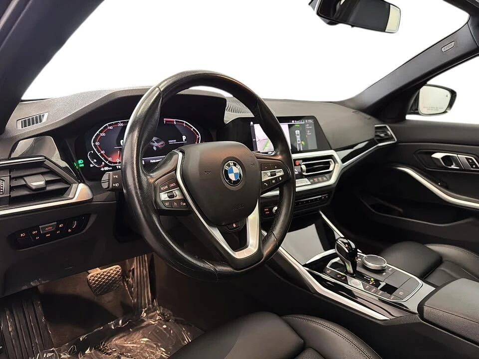 BMW 330 xDrive* АвтоКредит* (ЦЕНА ДО БГ)* , снимка 8 - Автомобили и джипове - 54555449