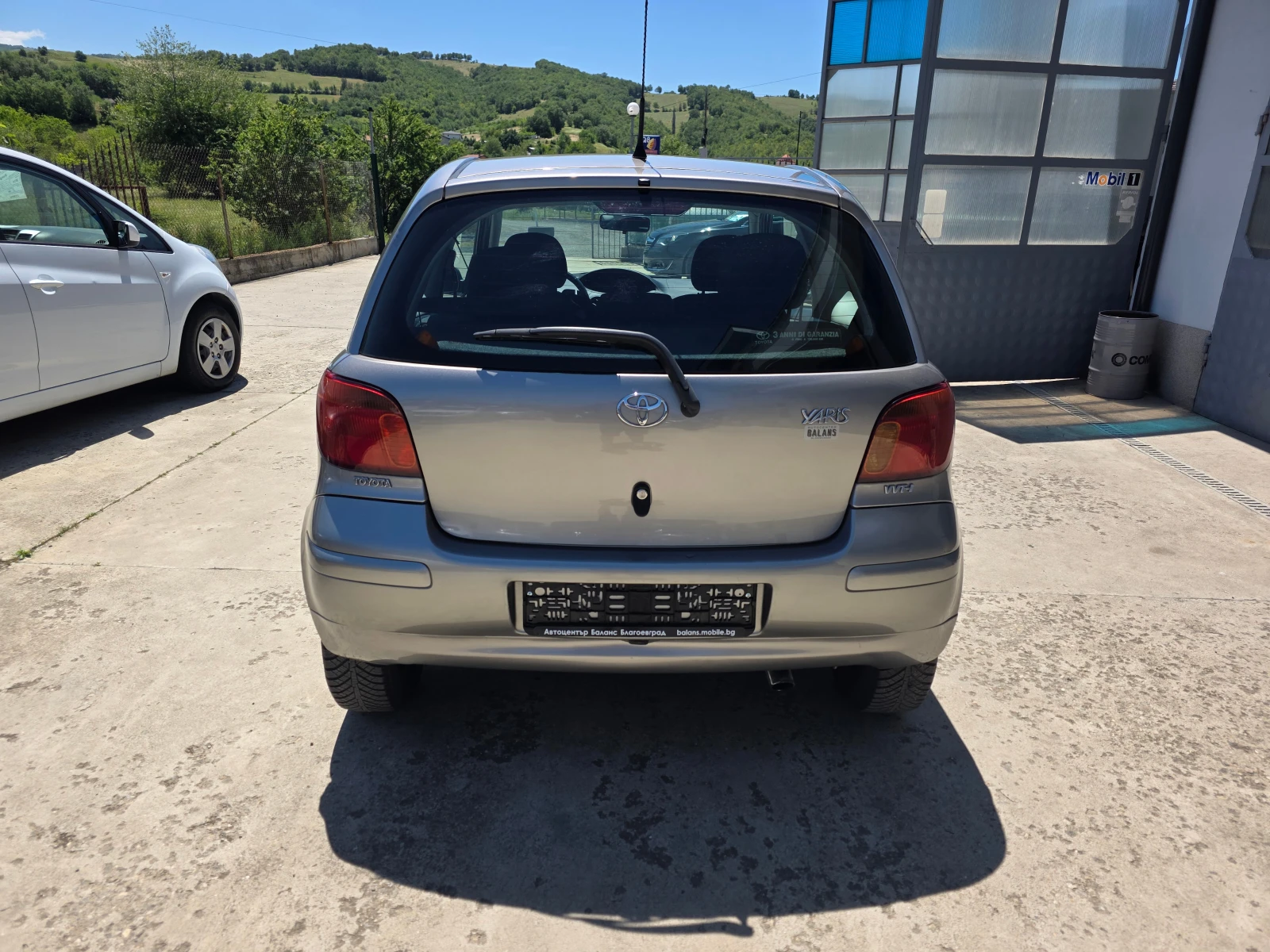 Toyota Yaris 1.0i 74000km!, снимка 6 - Автомобили и джипове - 54721771