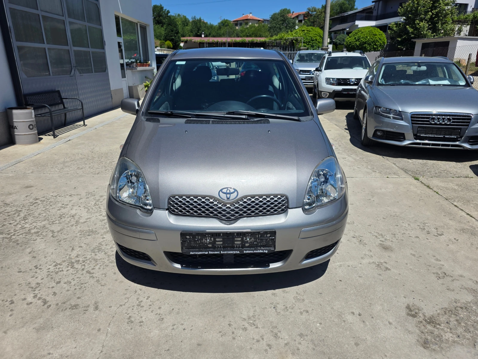 Toyota Yaris 1.0i 74000km!, снимка 2 - Автомобили и джипове - 54721771