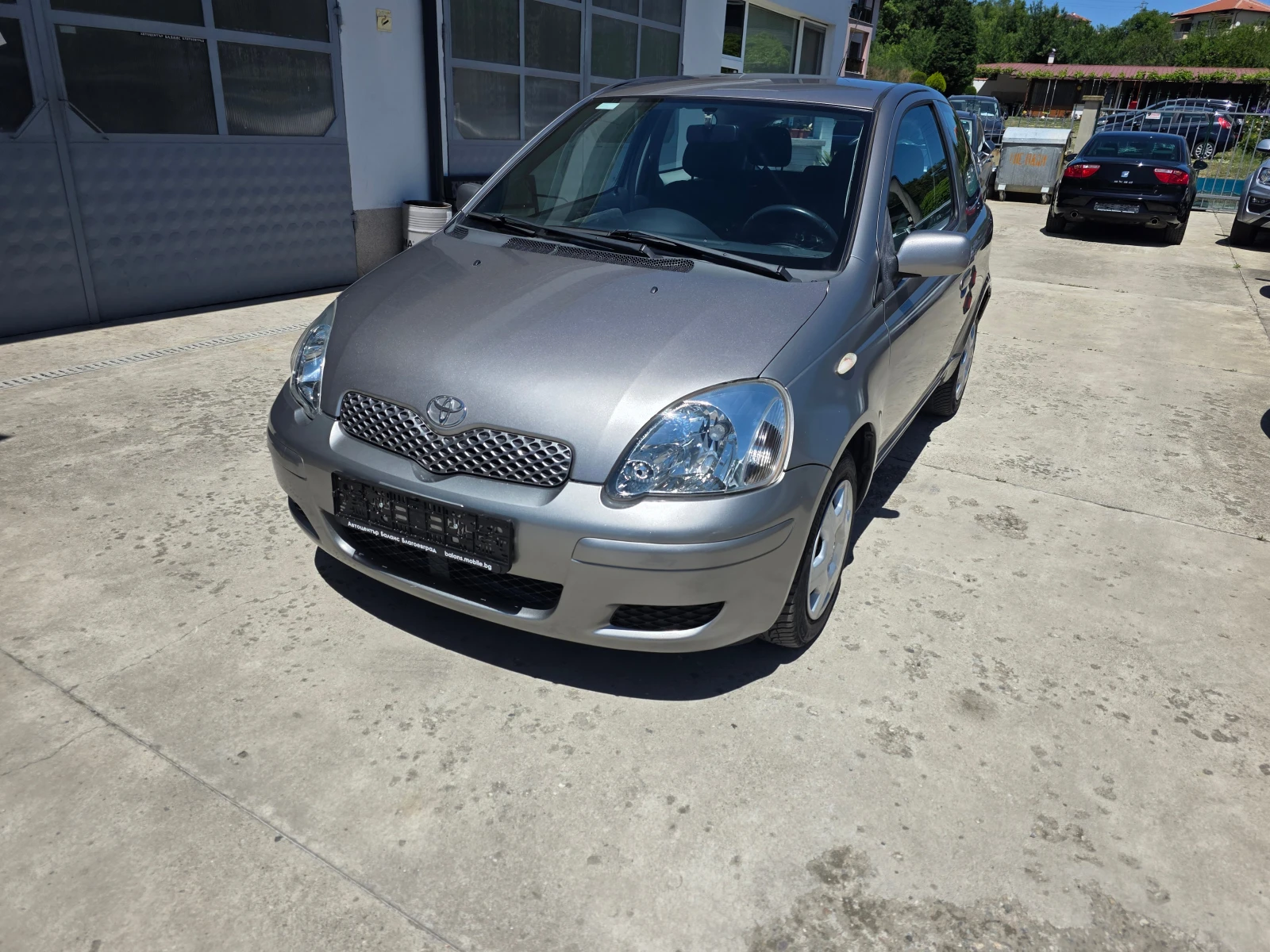 Toyota Yaris 1.0i 74000km!, снимка 3 - Автомобили и джипове - 54721771