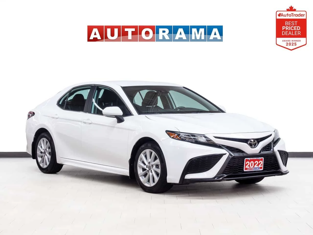 Toyota Camry * SE | Leather | LaneDep | Heated Seats | CarPlay 