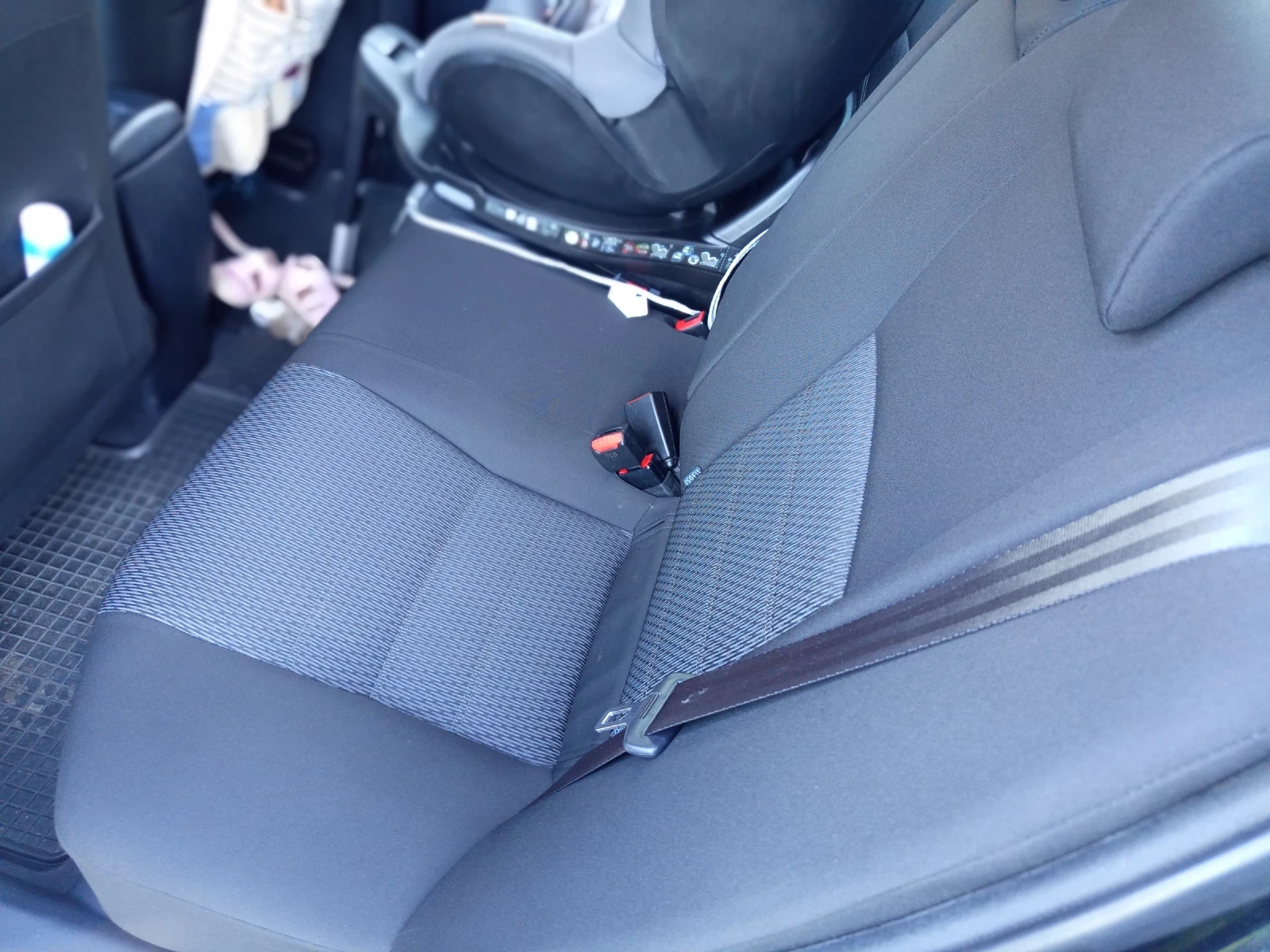 Toyota Avensis, снимка 10 - Автомобили и джипове - 54906996