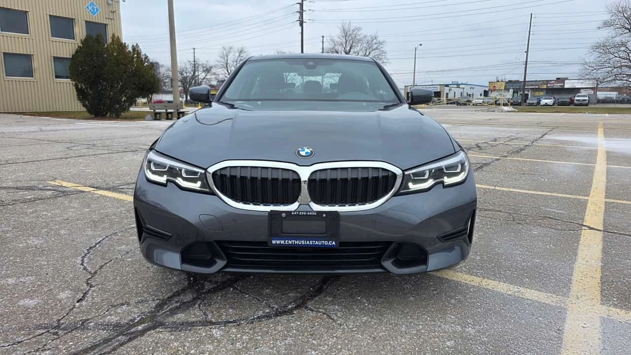 BMW 330 i xDrive/ПОДГРЕВИ/ШИБИДАХ, снимка 2 - Автомобили и джипове - 55157898