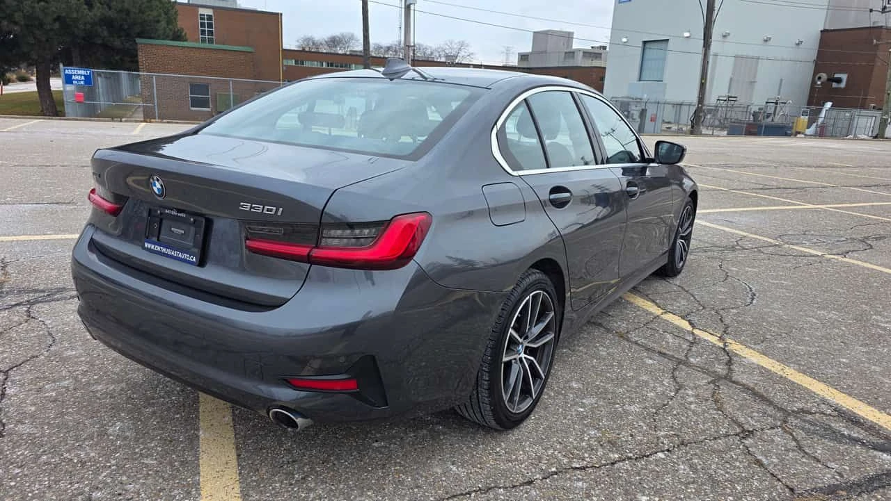 BMW 330 i xDrive/ПОДГРЕВИ/ШИБИДАХ, снимка 5 - Автомобили и джипове - 55157898