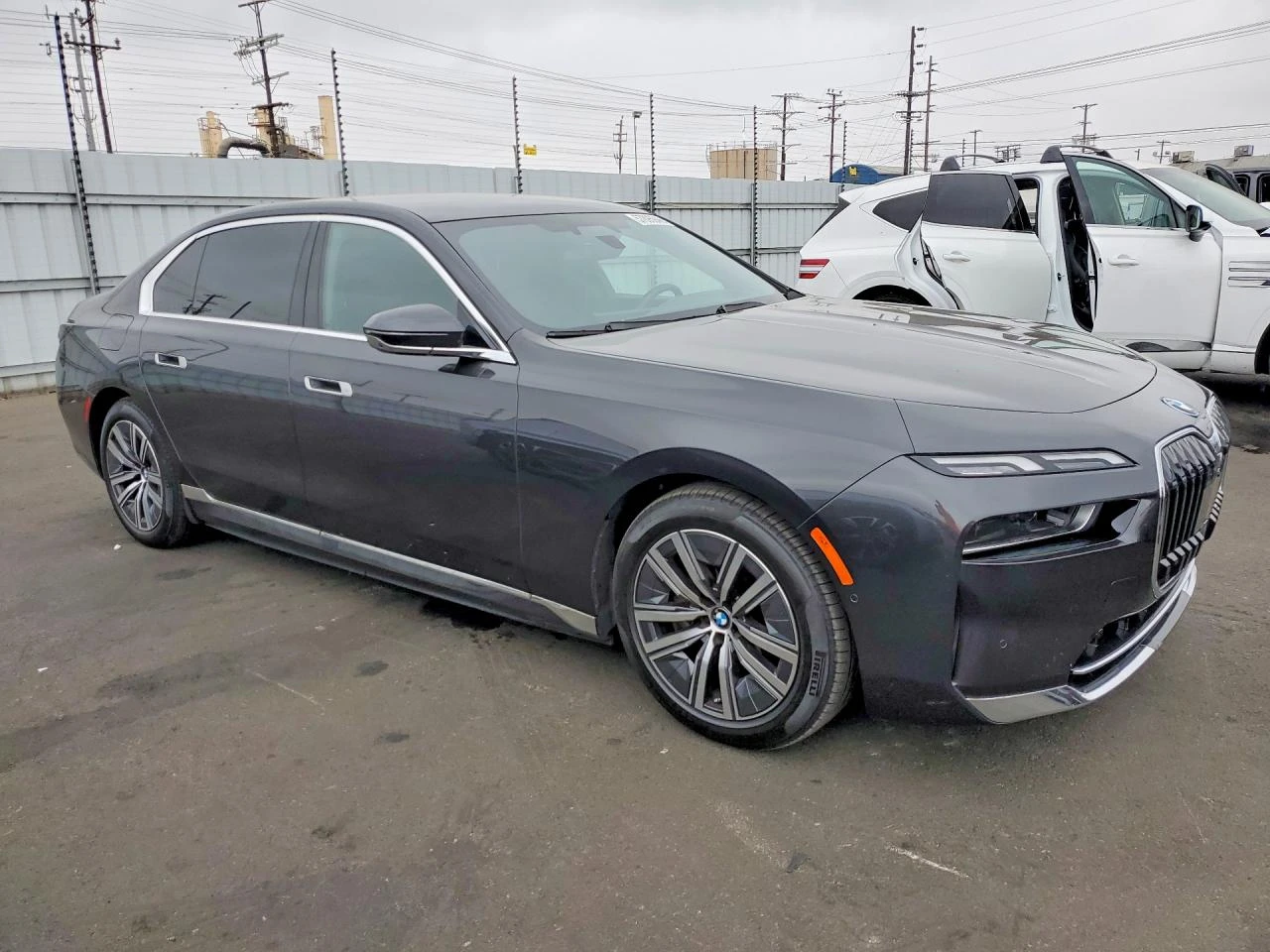 BMW i7 ПОДГРЕВ* ОБДУХВАНЕ* Bowers&Wilkins* HEADUP* 360* 