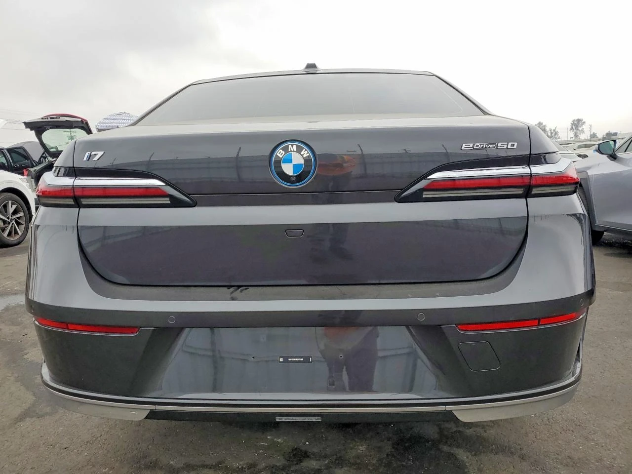 BMW i7 ПОДГРЕВ* ОБДУХВАНЕ* Bowers&Wilkins* HEADUP* 360* , снимка 6 - Автомобили и джипове - 55481796