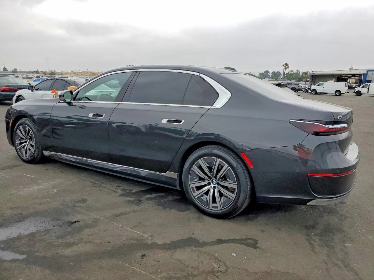BMW i7 ПОДГРЕВ* ОБДУХВАНЕ* Bowers&Wilkins* HEADUP* 360* , снимка 5 - Автомобили и джипове - 55481796