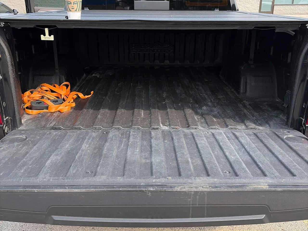 Chevrolet Silverado High Country | CARFAX | АВТОКРЕДИТ , снимка 13 - Автомобили и джипове - 55631050