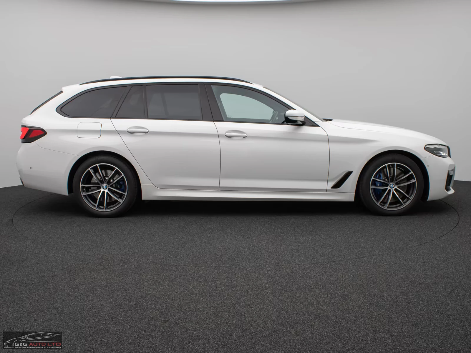 BMW 530 286HP/M SPORT/CAM/HUD/H&K/KLESS/748z, снимка 6 - Автомобили и джипове - 55661559