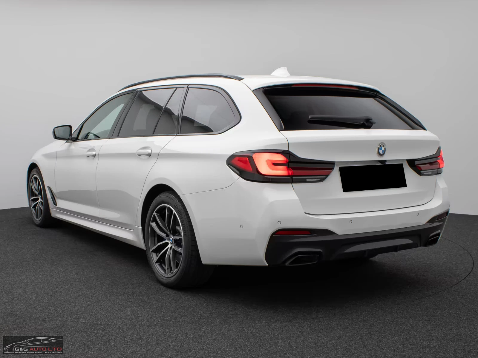 BMW 530 286HP/M SPORT/CAM/HUD/H&K/KLESS/748z, снимка 4 - Автомобили и джипове - 55661559