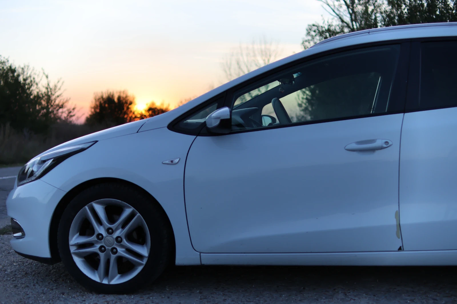 Kia Ceed SW 1.6 CRDi 110 к.с., снимка 9 - Автомобили и джипове - 56570832