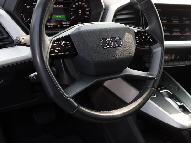 Audi Q4 35 E-TRON/ LED/ NAVI/ VIRTUAL COCKPIT/ LANE ASSIST, снимка 5 - Автомобили и джипове - 48601650