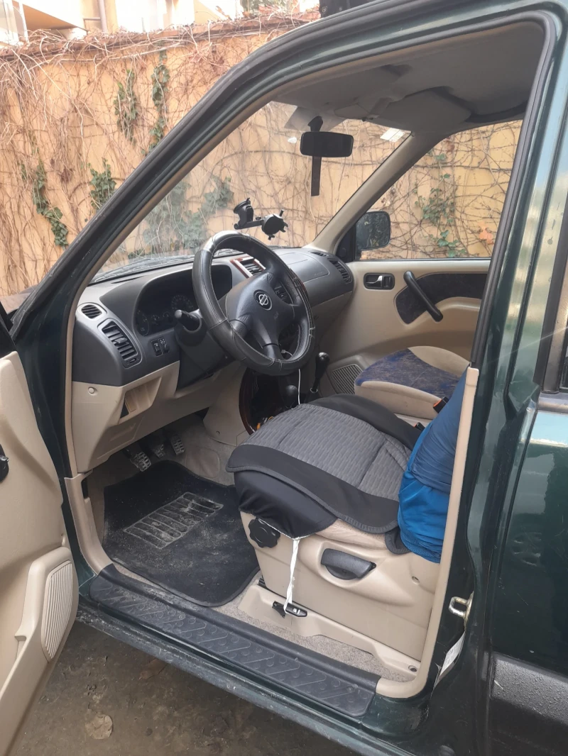 Nissan Terrano, снимка 5 - Автомобили и джипове - 52444313