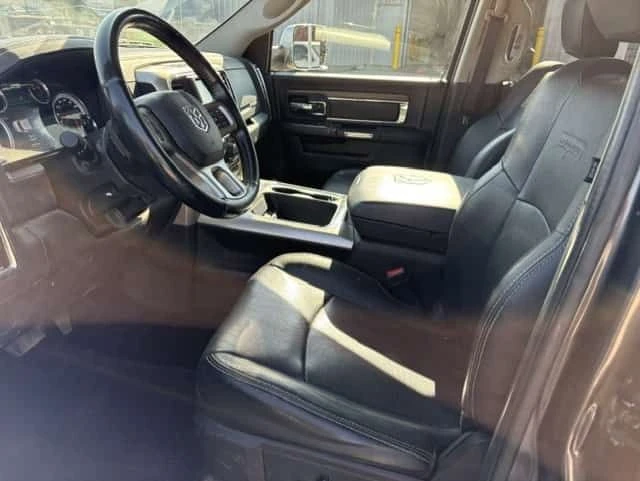 Dodge RAM 1500 * Laramie * АВТОКРЕДИТ БЕЗ ПЪРВОНАЧАЛНА ВНОСКА* , снимка 5 - Автомобили и джипове - 55444534