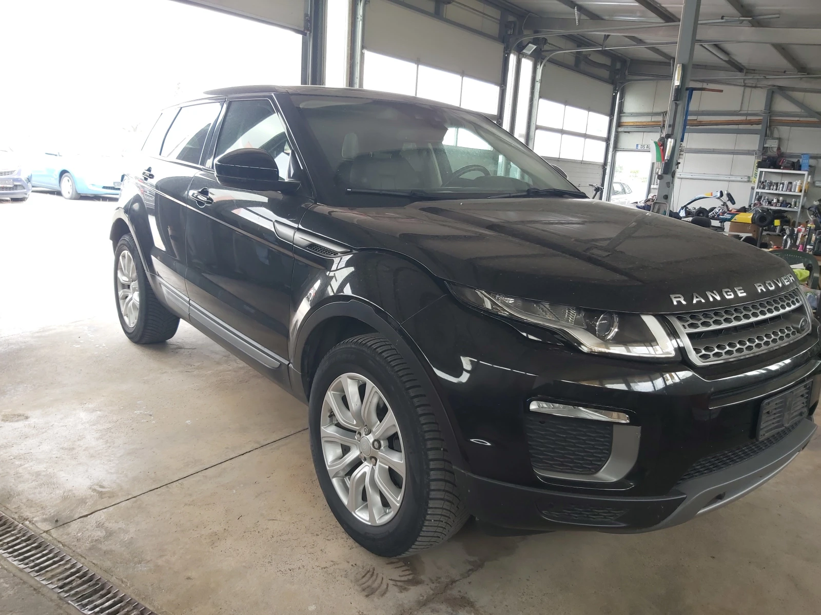 Land Rover Range Rover Evoque 2.0d-Navi-4x4-Automat-Euro-6B - изображение 2