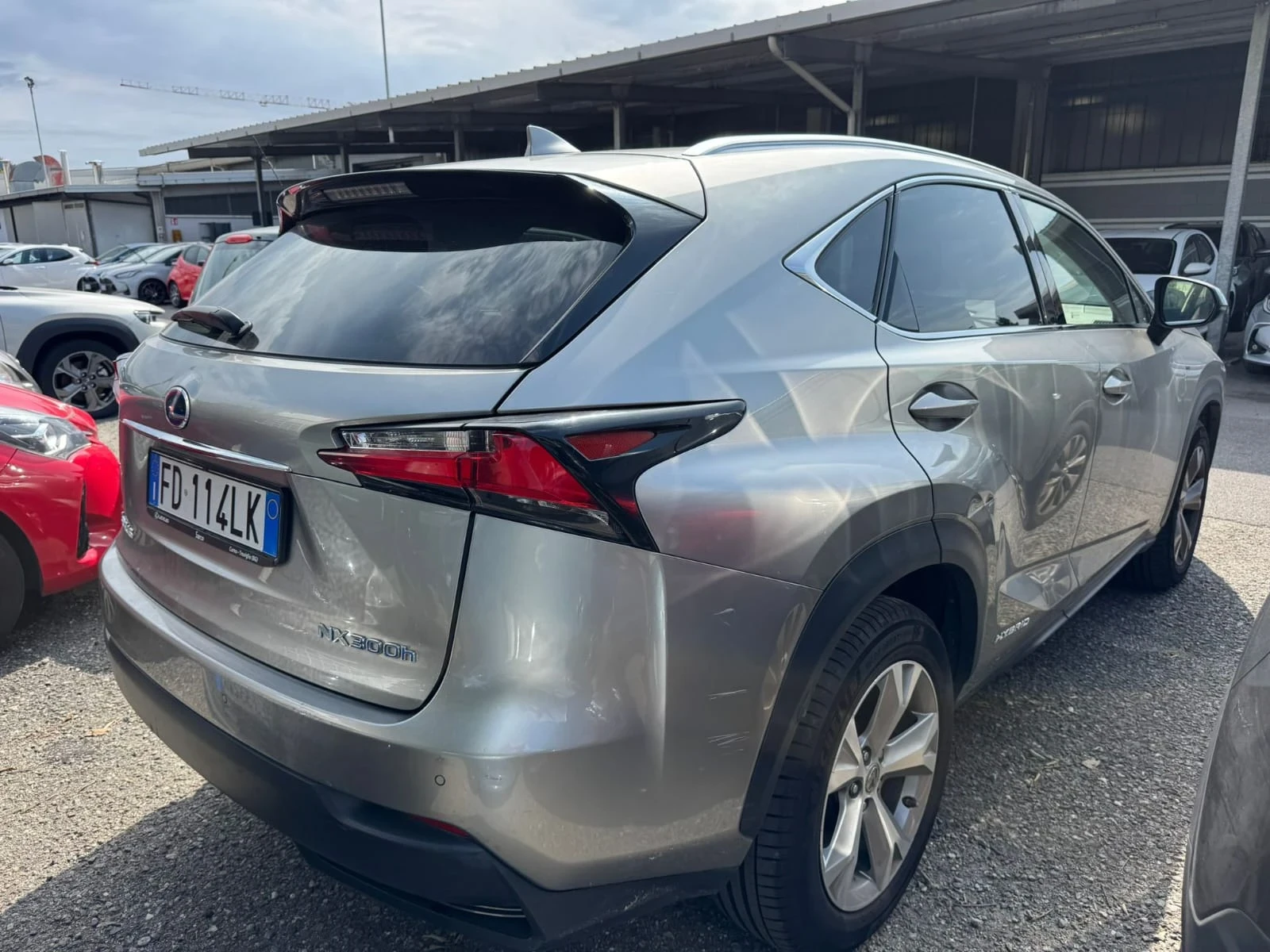 Lexus NX 300h 2.5HYBRID LUXURY 75.000km - изображение 3